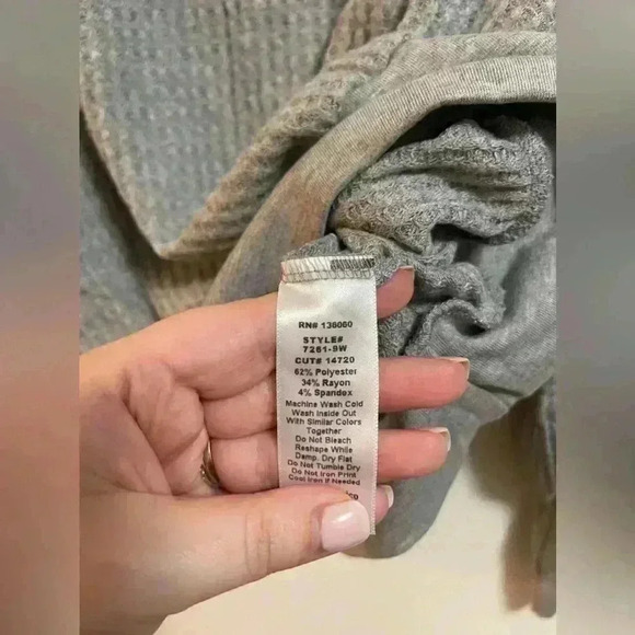 NWT - PST - Project Social T - Grey Long Sleeve Waffle Knit Lightweight Top - XS - Picture 5 of 6